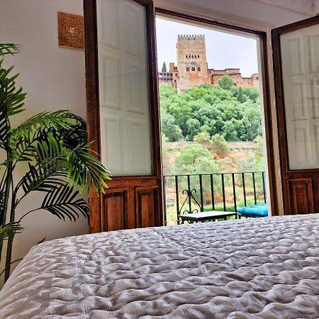 The Nasrid Palace From Your Bed ! グラナダ エクステリア 写真