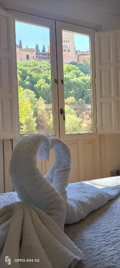 The Nasrid Palace From Your Bed ! グラナダ エクステリア 写真