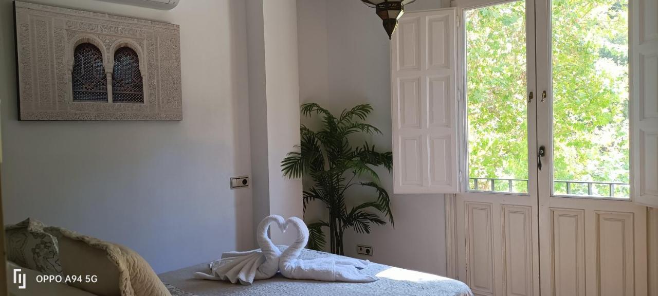 The Nasrid Palace From Your Bed ! グラナダ エクステリア 写真