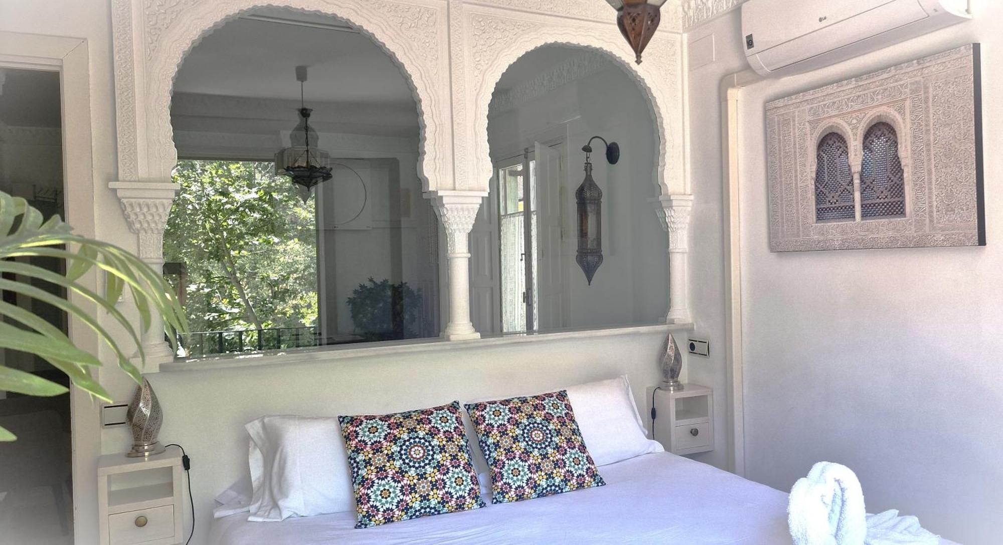 The Nasrid Palace From Your Bed ! グラナダ エクステリア 写真