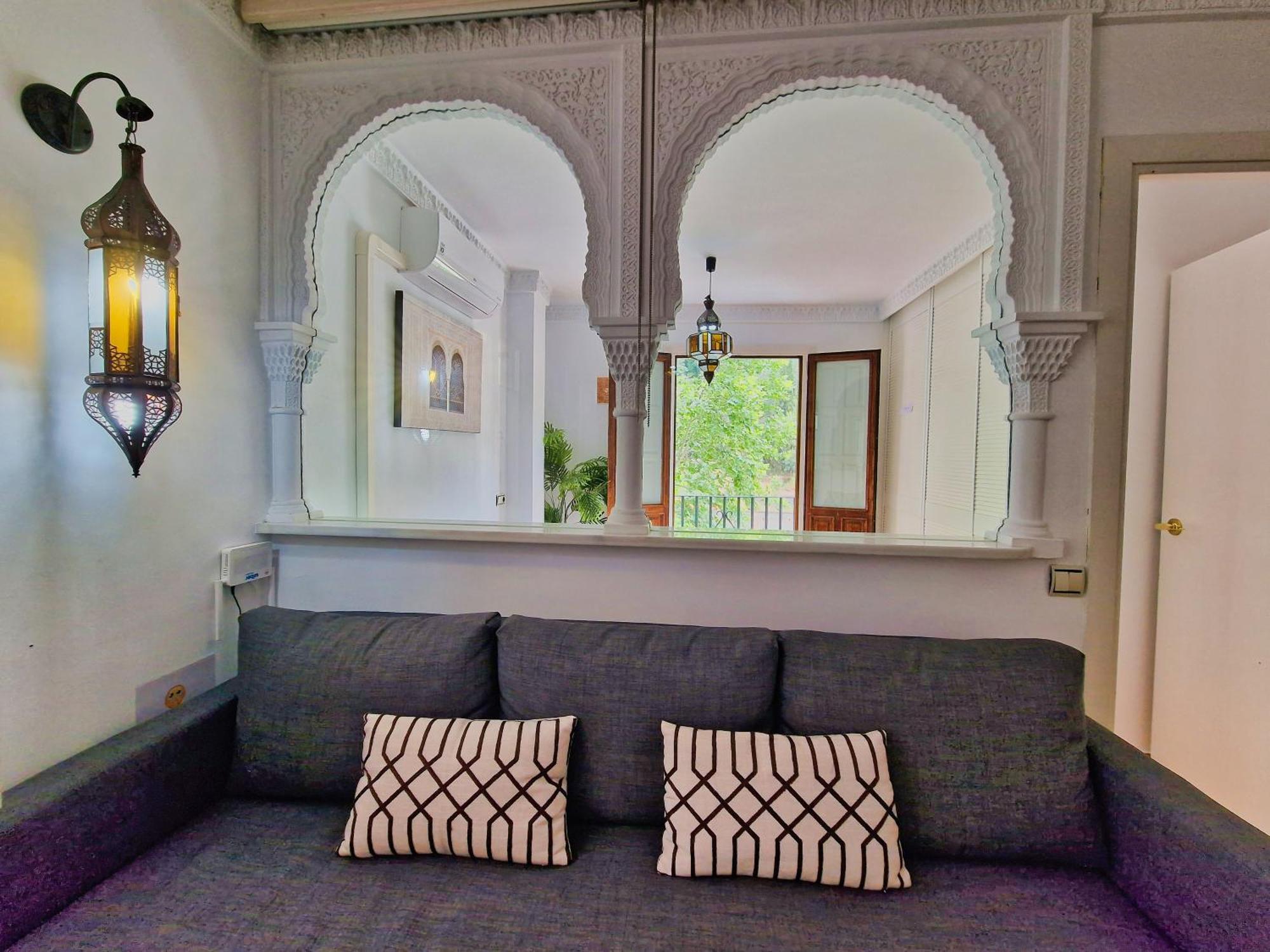 The Nasrid Palace From Your Bed ! グラナダ エクステリア 写真